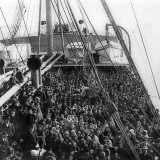 Immigrati italiani in nave prima dell'arrivo a New York

